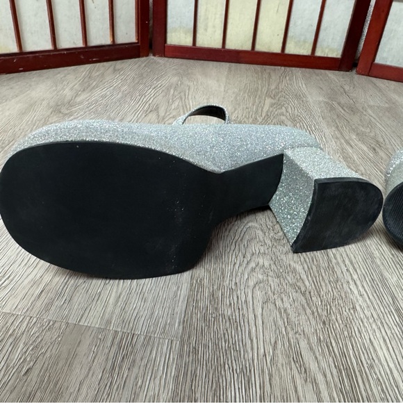 dELiA*s Silver Glitter Mary Jane Platform Heels | New in Box Sz 9M - Picture 9 of 11